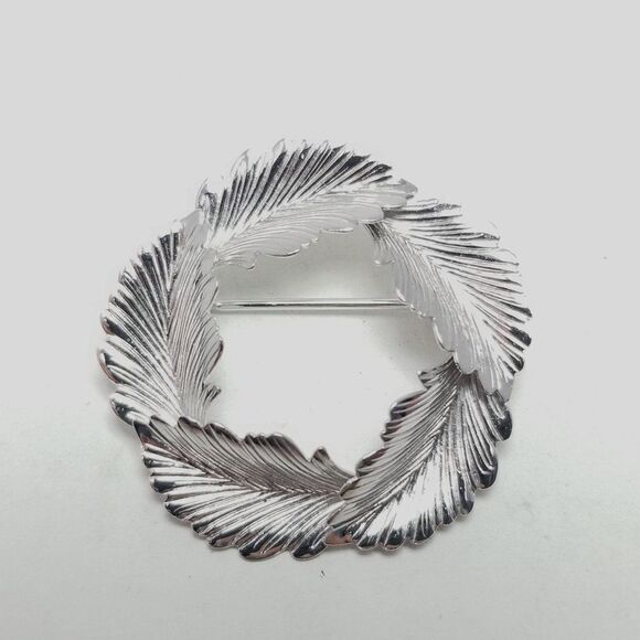Vintage Beau Sterling Silve Leaf Wreath Brooch, Textured Detailed CIrcle Pin - Picture 2 of 7